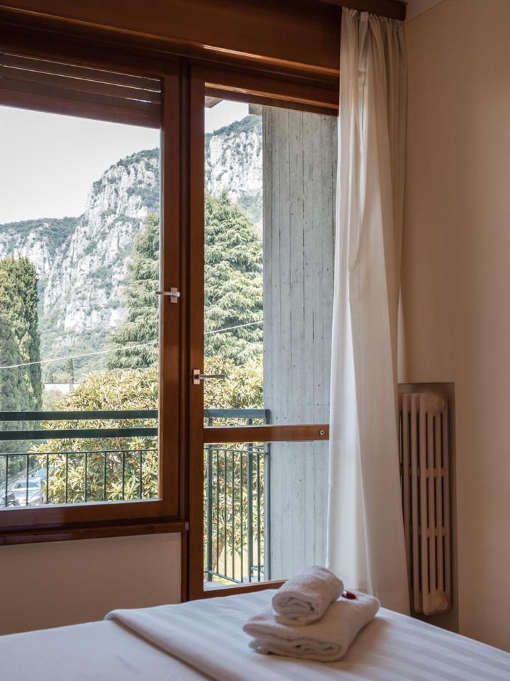 Hotel Gabbiano - Garda Lake Collection Buitenkant foto
