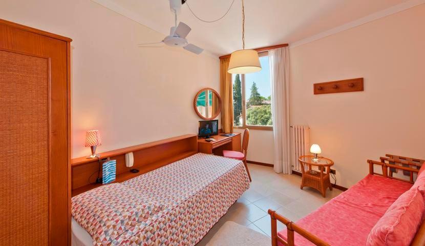 Hotel Gabbiano - Garda Lake Collection Buitenkant foto
