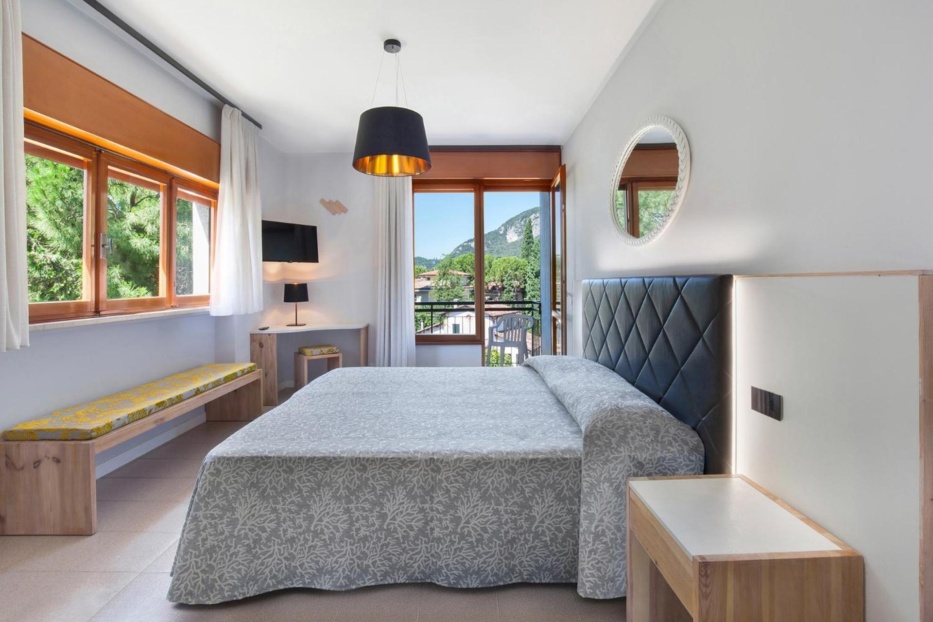 Hotel Gabbiano - Garda Lake Collection Buitenkant foto
