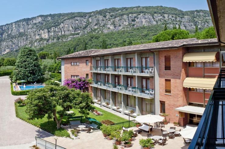 Hotel Gabbiano - Garda Lake Collection Buitenkant foto